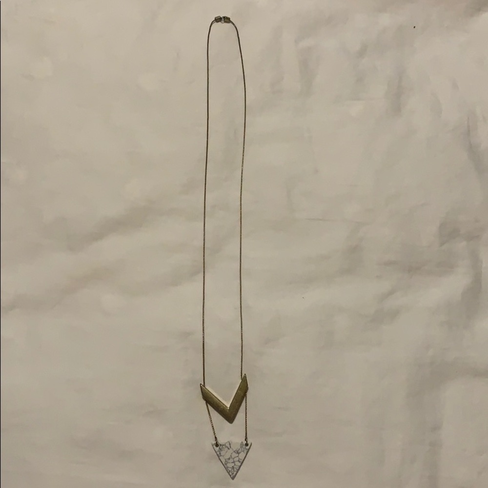 Gold pendant necklace